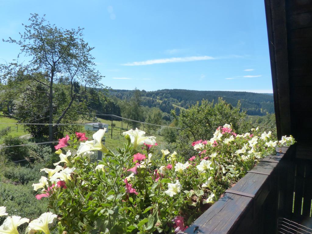 Bizoni Dvur Hotel Retenice ภายนอก รูปภาพ